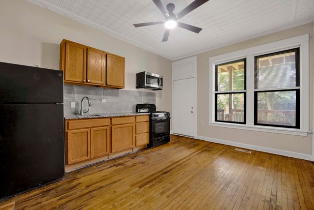614 S Loomis Street 1, Chicago, IL 60607