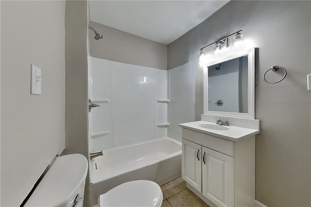 3975 Crestwater Lane, Snellville, GA 30039