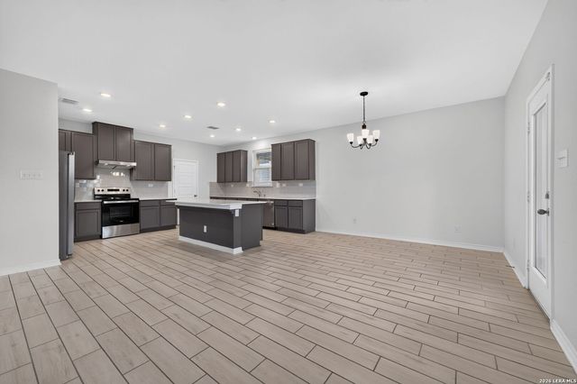 3536 Under Par, San Antonio, TX 78245