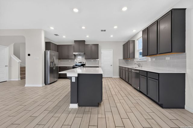 3536 Under Par, San Antonio, TX 78245