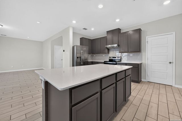 3536 Under Par, San Antonio, TX 78245