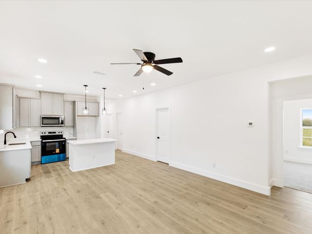 5501 Fm 879, Garrett, TX 75119