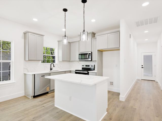 5501 Fm 879, Garrett, TX 75119