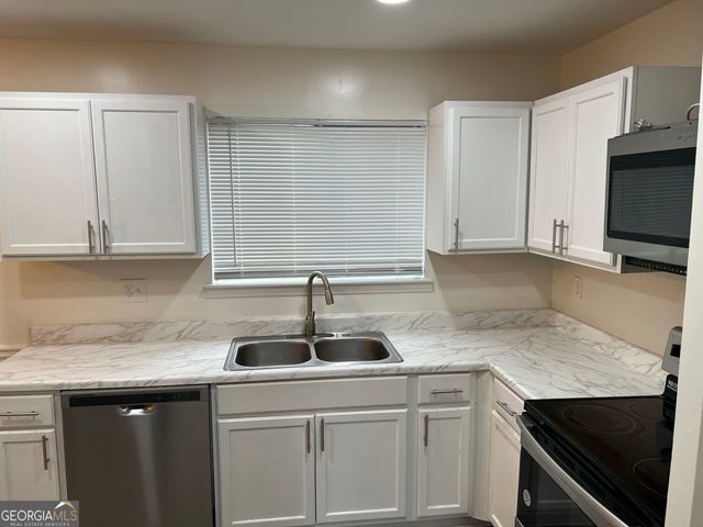 9028 Raven Drive, Jonesboro, GA 30238