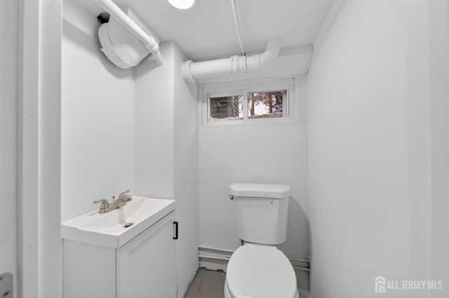 33 Cornell Street, Avenel, NJ 07001