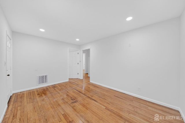 33 Cornell Street, Avenel, NJ 07001