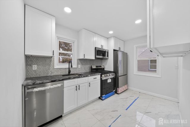 33 Cornell Street, Avenel, NJ 07001