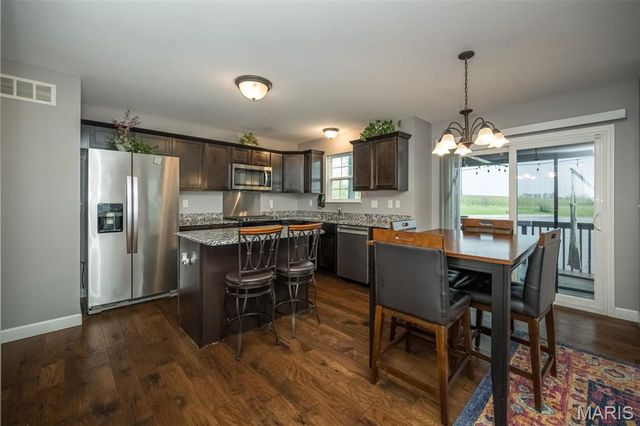 1338 Orchard Lakes Circle, Belleville, IL 62220