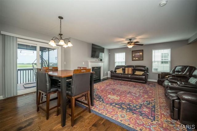 1338 Orchard Lakes Circle, Belleville, IL 62220