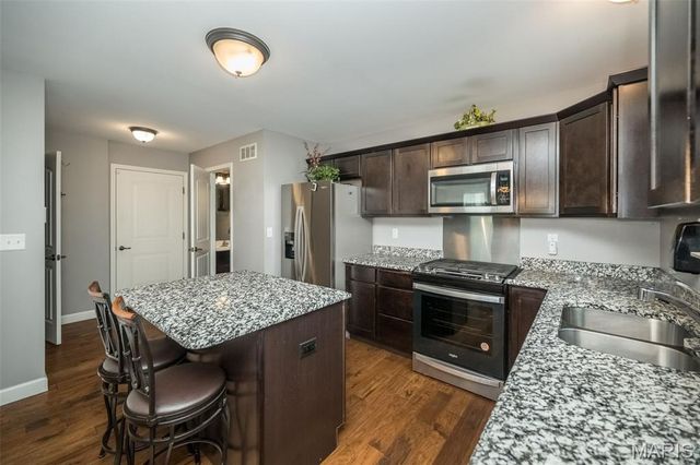 1338 Orchard Lakes Circle, Belleville, IL 62220