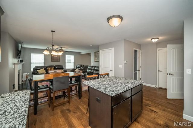 1338 Orchard Lakes Circle, Belleville, IL 62220