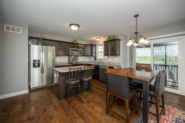 1338 Orchard Lakes Circle, Belleville, IL 62220