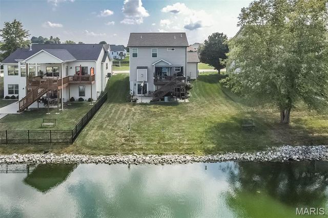 1338 Orchard Lakes Circle, Belleville, IL 62220