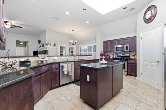 9005 Brimstone LN, Austin, TX 78717