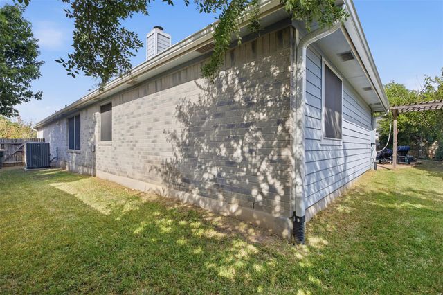 9005 Brimstone LN, Austin, TX 78717