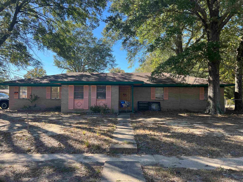 3320 S Main St, Pine Bluff, AR 71601