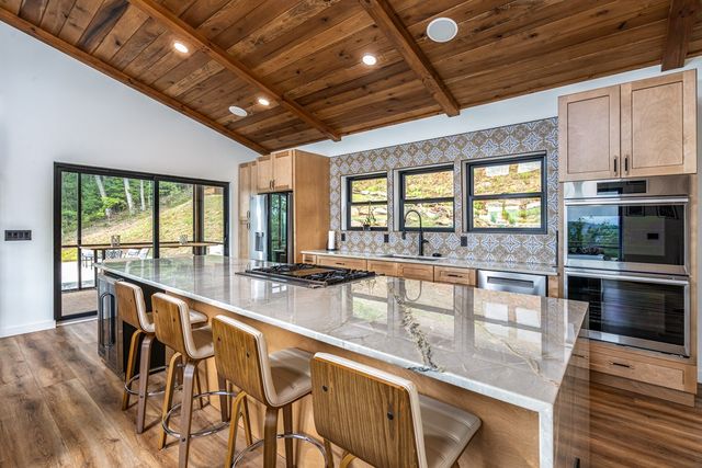 629 Peaks Drive, Hayesville, NC 28904
