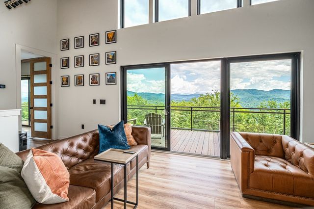 629 Peaks Drive, Hayesville, NC 28904