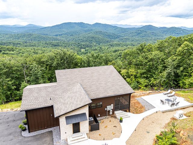 629 Peaks Drive, Hayesville, NC 28904