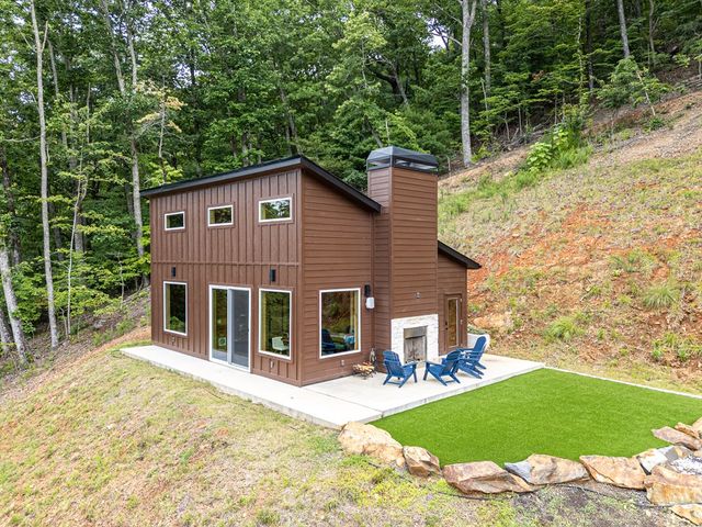 629 Peaks Drive, Hayesville, NC 28904