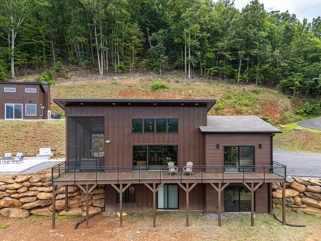 629 Peaks Drive, Hayesville, NC 28904