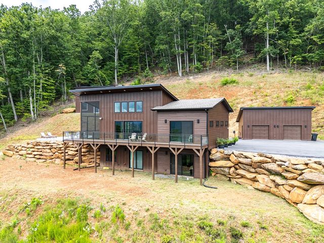 629 Peaks Drive, Hayesville, NC 28904
