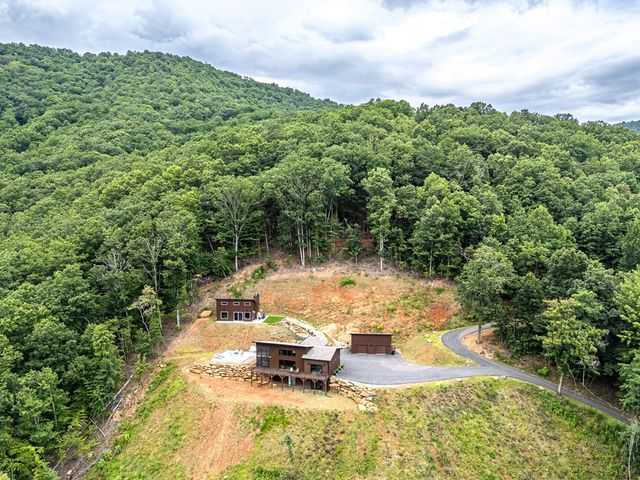 629 Peaks Drive, Hayesville, NC 28904