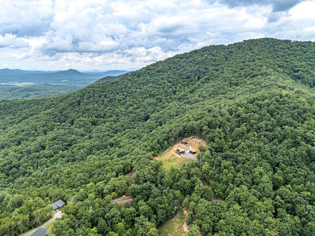 629 Peaks Drive, Hayesville, NC 28904