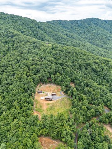 629 Peaks Drive, Hayesville, NC 28904