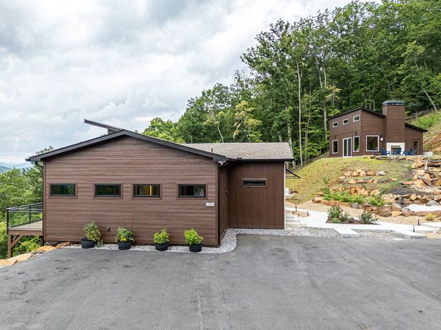 629 Peaks Drive, Hayesville, NC 28904