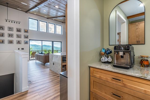 629 Peaks Drive, Hayesville, NC 28904