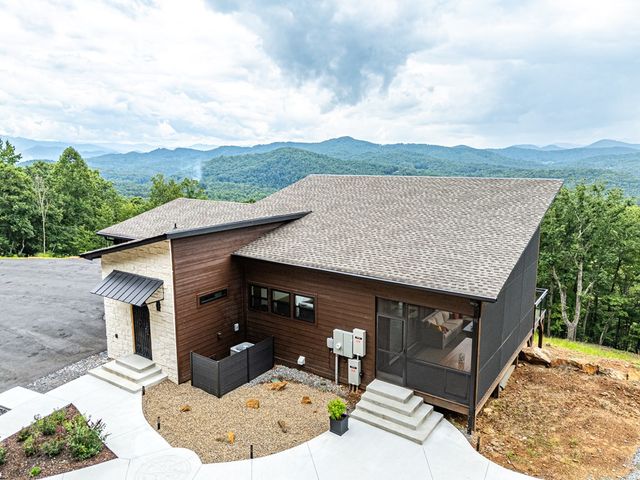 629 Peaks Drive, Hayesville, NC 28904