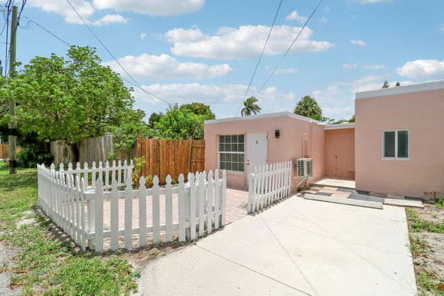711 4th Avenue S 709, Lake Worth Beach, FL 33460
