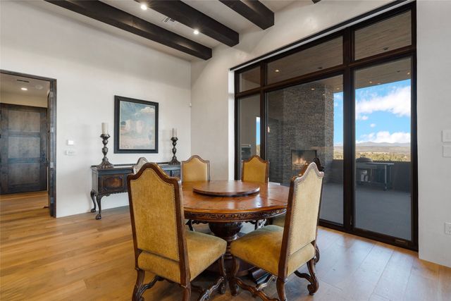 32 Via Del Caballo, Santa Fe, NM 87506