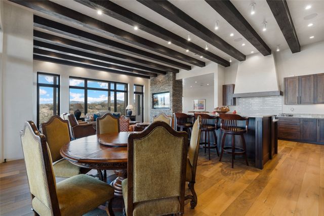 32 Via Del Caballo, Santa Fe, NM 87506