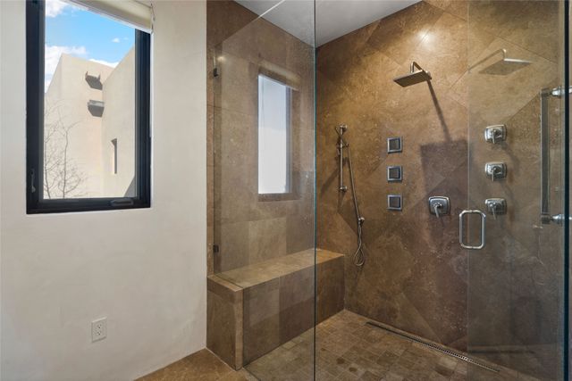 32 Via Del Caballo, Santa Fe, NM 87506