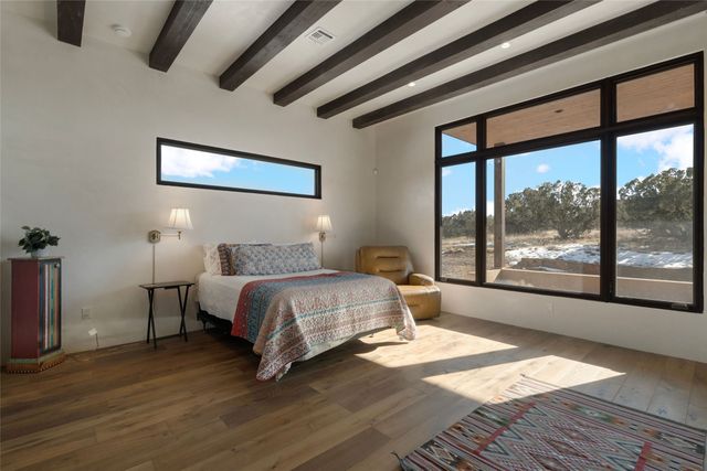 32 Via Del Caballo, Santa Fe, NM 87506