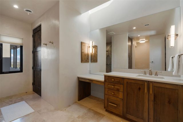 32 Via Del Caballo, Santa Fe, NM 87506