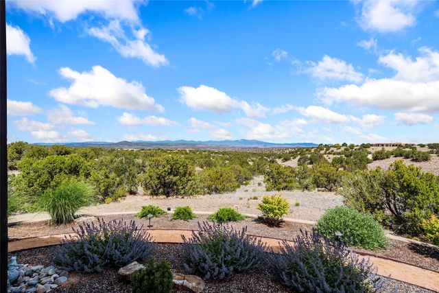 32 Via Del Caballo, Santa Fe, NM 87506