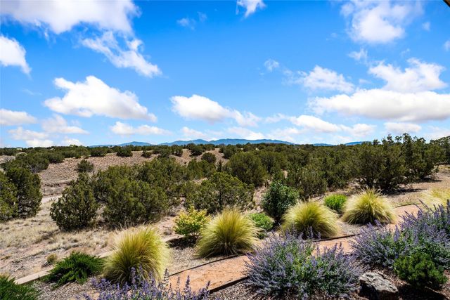 32 Via Del Caballo, Santa Fe, NM 87506