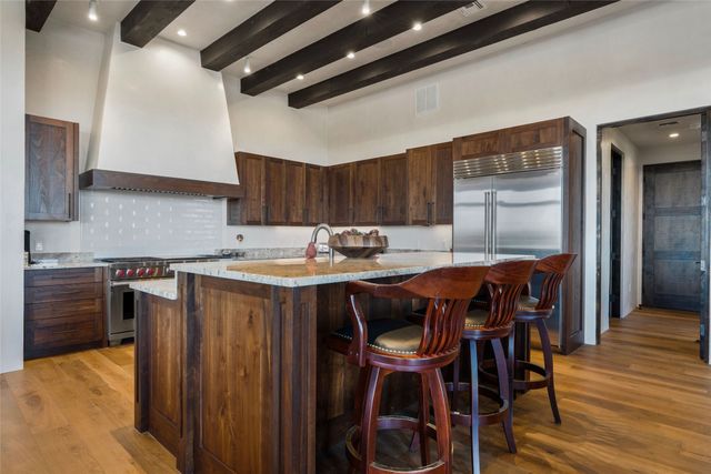 32 Via Del Caballo, Santa Fe, NM 87506