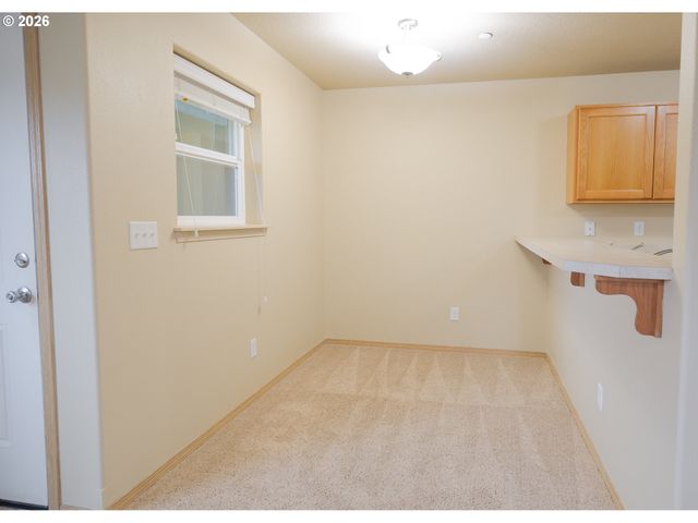 2037 Se HUCKLEBERRY Ave, Warrenton, OR 97146