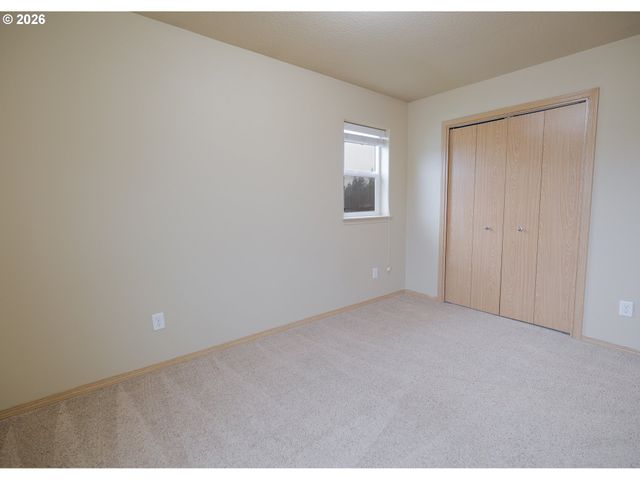 2037 Se HUCKLEBERRY Ave, Warrenton, OR 97146