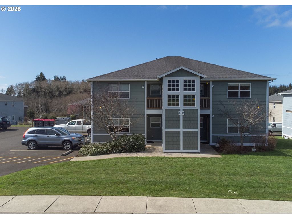 2037 Se HUCKLEBERRY Ave, Warrenton, OR 97146