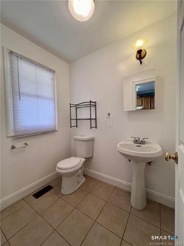 527 West Thames Street 10, Norwich, CT 06360