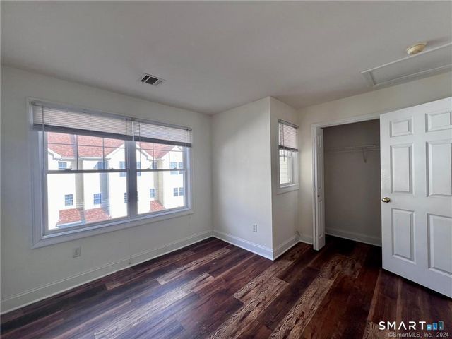 527 West Thames Street 10, Norwich, CT 06360