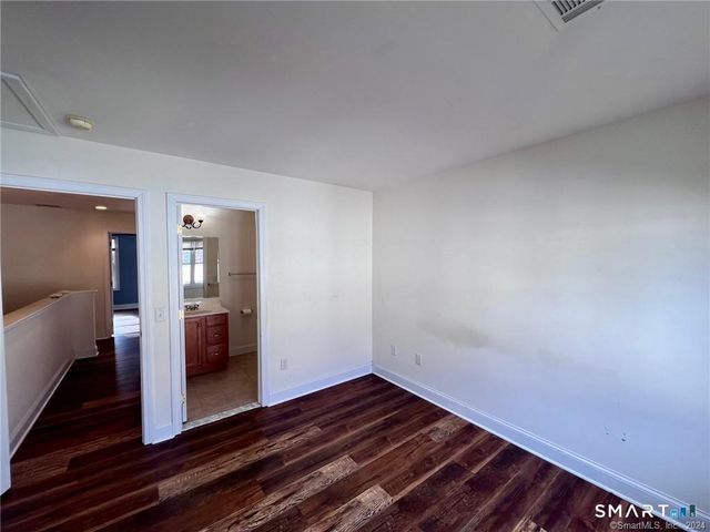 527 West Thames Street 10, Norwich, CT 06360