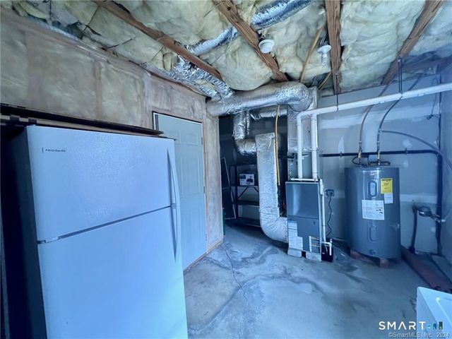 527 West Thames Street 10, Norwich, CT 06360