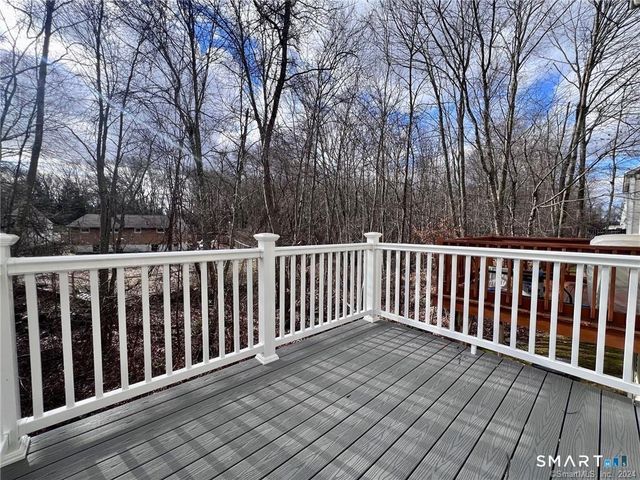 527 West Thames Street 10, Norwich, CT 06360