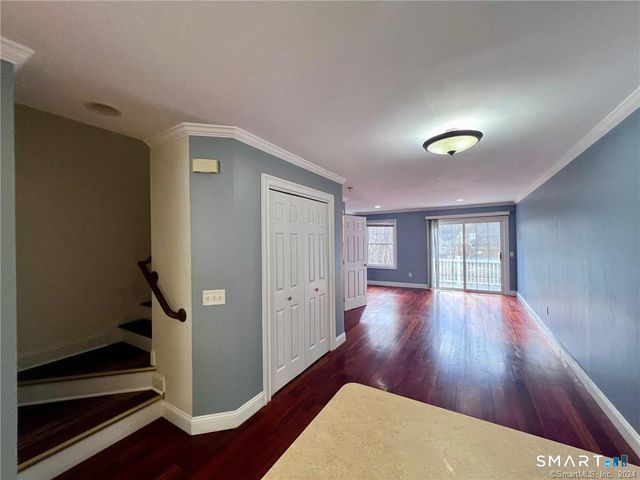 527 West Thames Street 10, Norwich, CT 06360